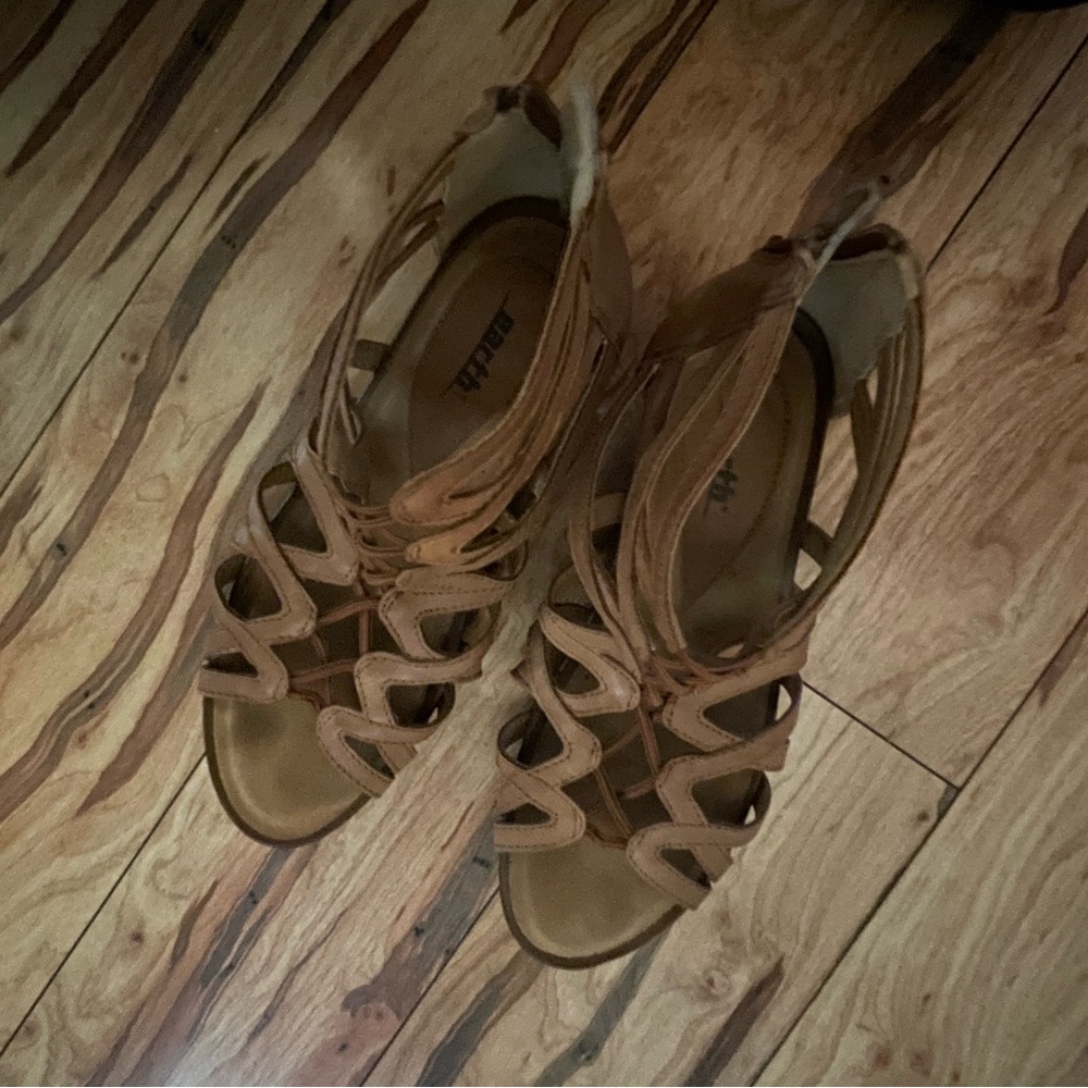Earth Tan Strappy Sandals Casual Summer Footwear